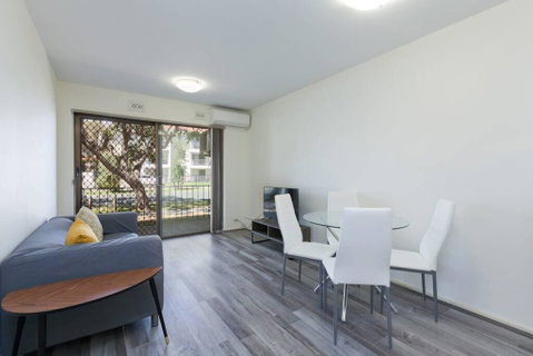 South Perth Perfect Location Free WIFI & Parking - Tourism Guide 0
