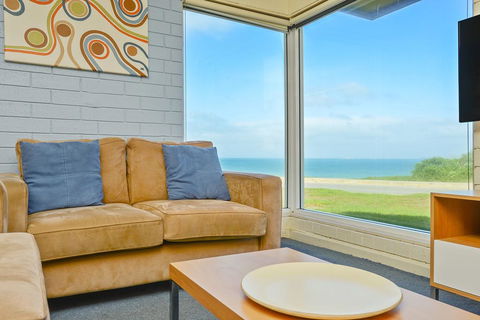 South Seas Beachfront Apartments - Travel Search 2