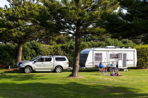 Southcombe Caravan Park - Travel Search 3