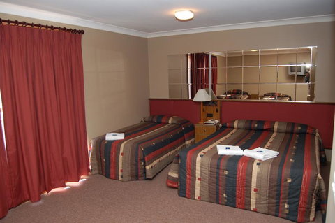 Southern Cross Motor Inn & Tourist Park - Tourism Guide 1