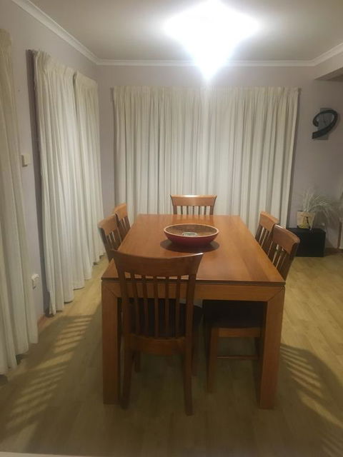 Spacious And Central To CBD - Travel Search 2