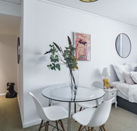 Spacious Apt V Stylish Furniture Pool GYM - Cruises Travel