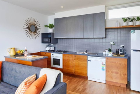Spacious Carlton 1 Bedroom Apt With Secure Parking - Tourism Guide 2