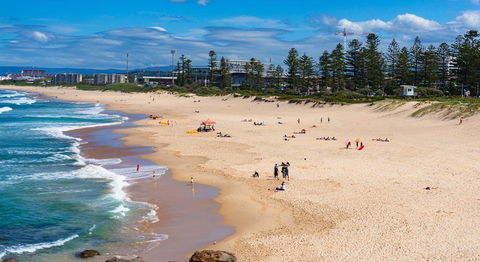 Spacious Townhouse In Wollongong - Travel Agents 2