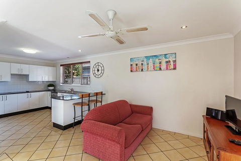 Spacious, Modern & Walk To The Beach! - Cruises Travel 3