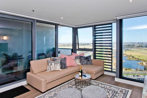 Spectacular Private Balcony Views With Pool - Tourism Guide 0
