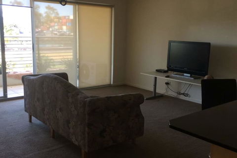 Spectacular River Views In Fabulous Footscray. - Travel Search 2