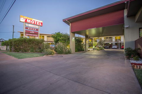 Spinifex Motel And Serviced Apartments - Travel Search 1