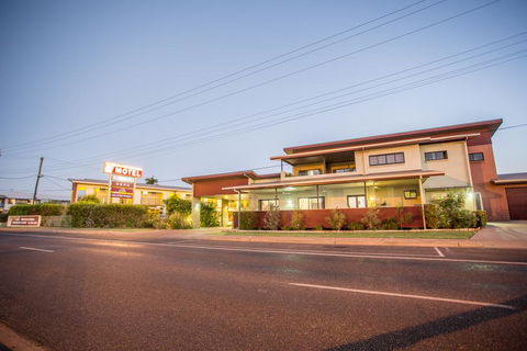 Spinifex Motel And Serviced Apartments - Travel Search 0
