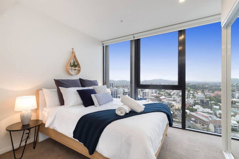 SPIRE - Fast Internet Monthly Stays W Carpark - Travel Search 1