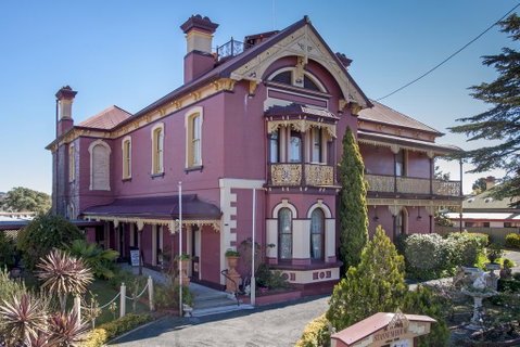 Stannum House - Tourism Guide 0