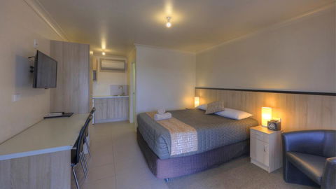Starline Motor Inn - Travel Search 0