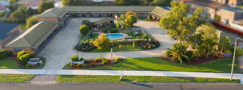 Statesman Motor Inn - Travel Agents 0