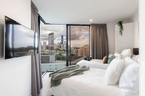 STH - River Views, Fast Internet, Long Stays - Tourism Guide 3