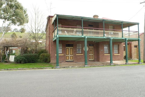 Stoke House - Cruises Travel 2