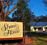 Straw House B and B - Cruises Travel
