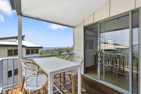 Stunning Beach Front Villa At Castaway Cove - Tourism Guide 0