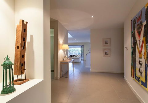 Stunning Beachside Home Minutes From Coolum Beach - Travel Search 2