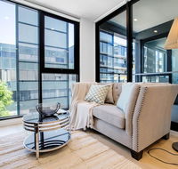 Stunning LightBright New One Bedroom APTHawthron - Travel Search
