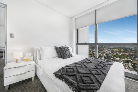 Stunning Views On The 41st Floor - Tourism Guide 1