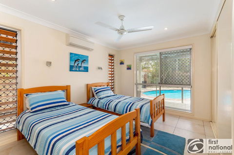 Stunning Waterfront Home With Pool - Sylvan Beach Esp, Bellara - Cruises Travel 2