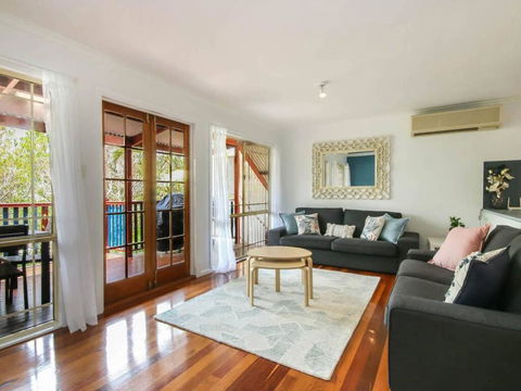 Stylish 3 Bedroom Family Home In Leafy Paddington - Cruises Travel 3