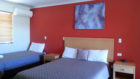 Summit Motel - Cruises Travel 1
