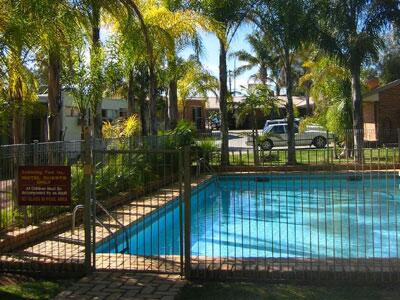 Sun River Resort Motel - Travel Agents 0