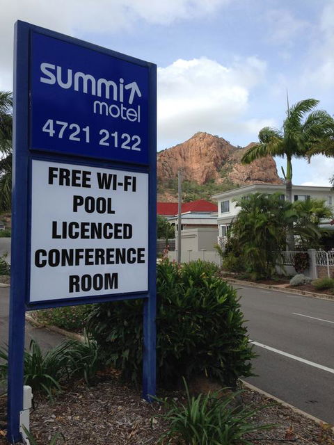 Summit Motel - Cruises Travel 3