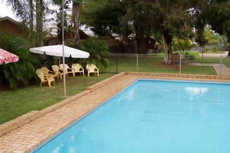 Sun River Resort Motel - Travel Agents 1