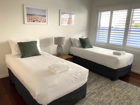 Sundecks - Cruises Travel 2