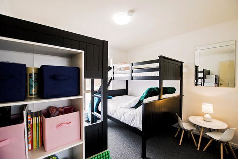 Sunny Shackell - Echuca Moama Holiday Accommodation - Cruises Travel 2