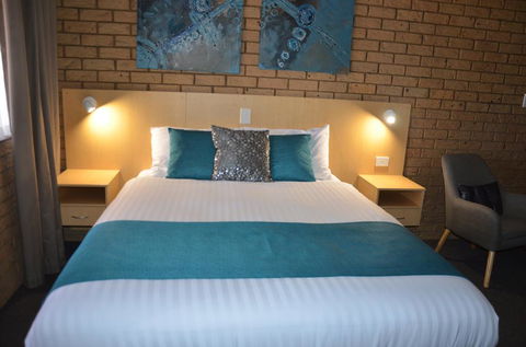 Sunray Motor Inn - Cruises Travel 0