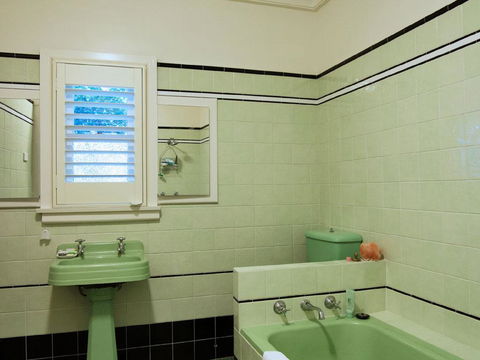 Sunrise House - Travel Search 1