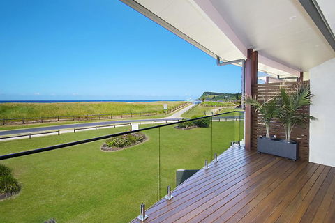 Sunrise Reef Unit 4 - Lennox Head - Cruises Travel 0