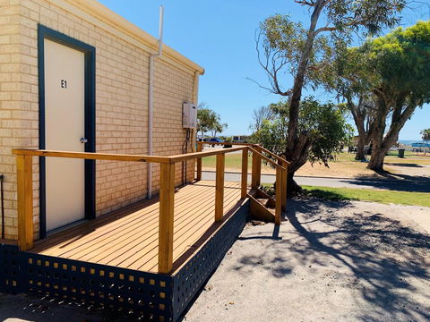 Sunset Beach Holiday Park - Cruises Travel 3
