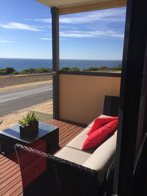 Sunset Cove Beach House - Travel Search 3