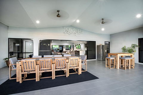 Sunset Penthouse Couples Retreat, Close To Airlie Beach, Champagne On Arrival - Travel Search 2