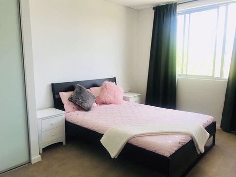 Sunset View 2 Bedroom Apt Next To Station - Cruises Travel 2