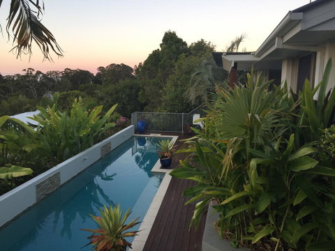 Sunshine Coast Tropical Getaway - Tourism Guide 1