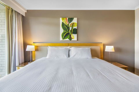 Super Convenient Apartment With Garden Views - Travel Search 1