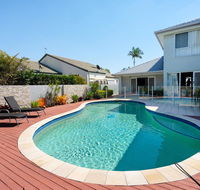 Super Sized Family Retreat With a Pool - Travel Search