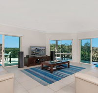 Surfside  Shellys - East Ballina - Cruises Travel