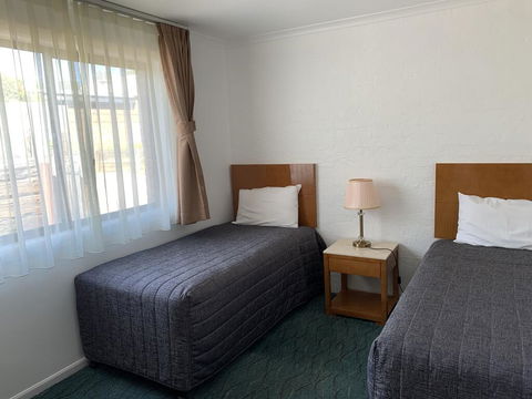 Swaggers Motor Inn - Travel Agents 1