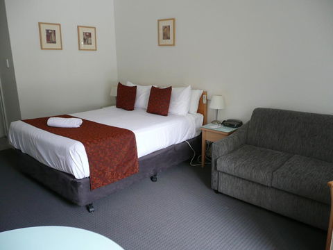 Taft Motor Inn - Tourism Guide 1