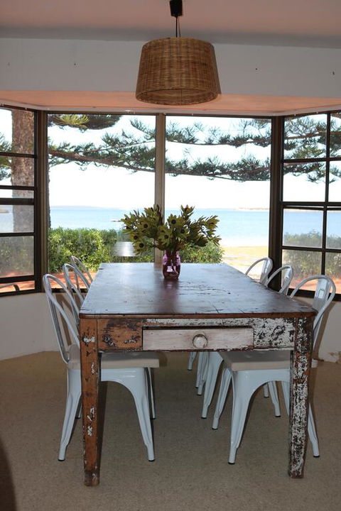 Tall Pines Beach House At Mount Dutton Bay (part Of Coffin Bay Waterways) - Travel Search 2