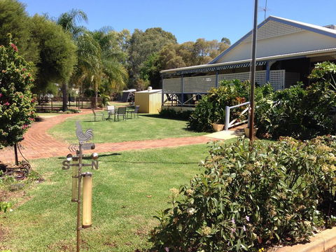 Tambo Mill Motel & Caravan Park - Travel Agents 1
