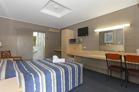 Tandara Hotel Motel - Travel Search 3