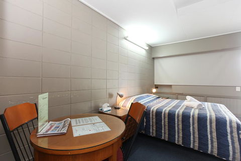 Tandara Hotel Motel - Travel Search 1
