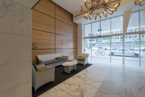 Tasha's Apartments On Morphett - Cruises Travel 1
